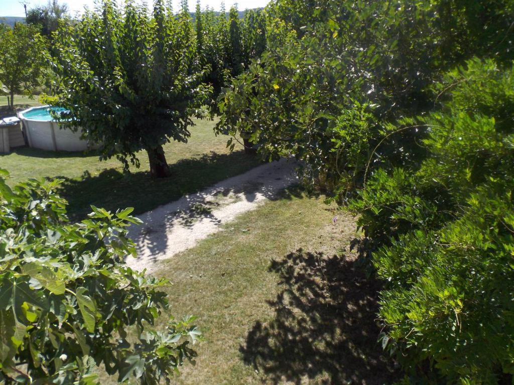 Chambres D'Hote Les Jardins De Prasserat Vallon-Pont-d'Arc Bilik gambar